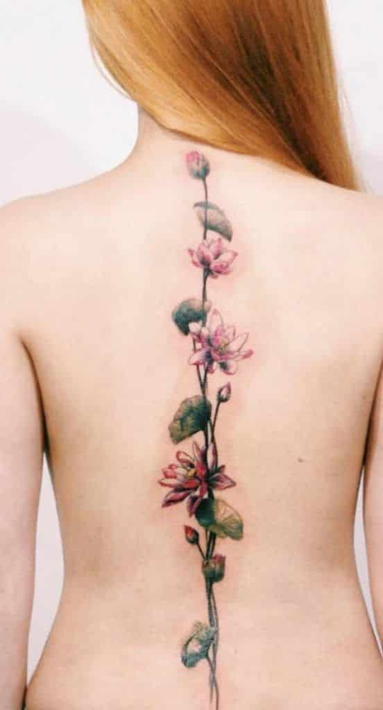 25 tatouages de colonne vertébrale qui subliment le dos des femmes