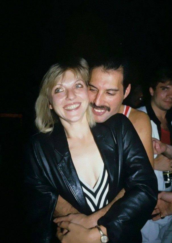 Freddie Mercury avec Mary Austin