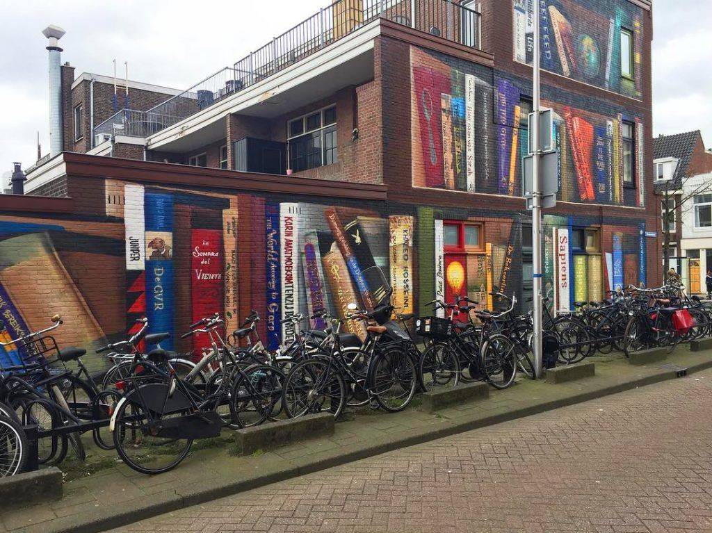 bibliothèque trompe L'oeil