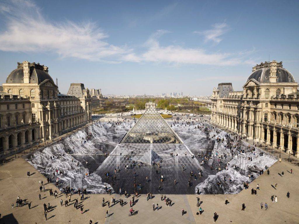 Louvre avec une illusion