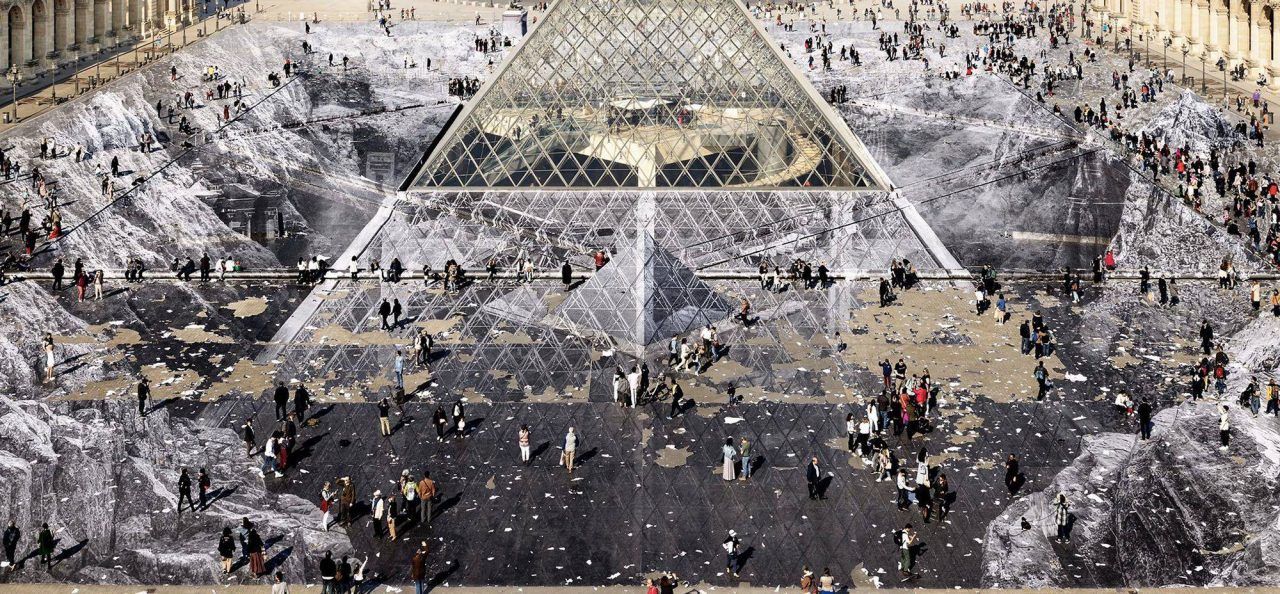 Louvre avec une illusion