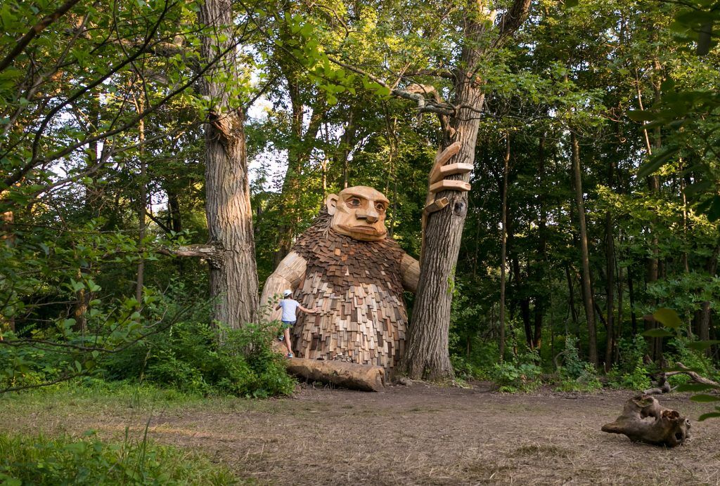 trolls en bois récupérés