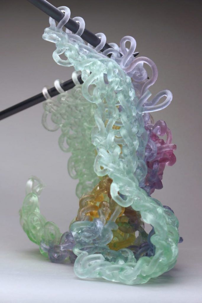 sculptures en verre «tricotées»