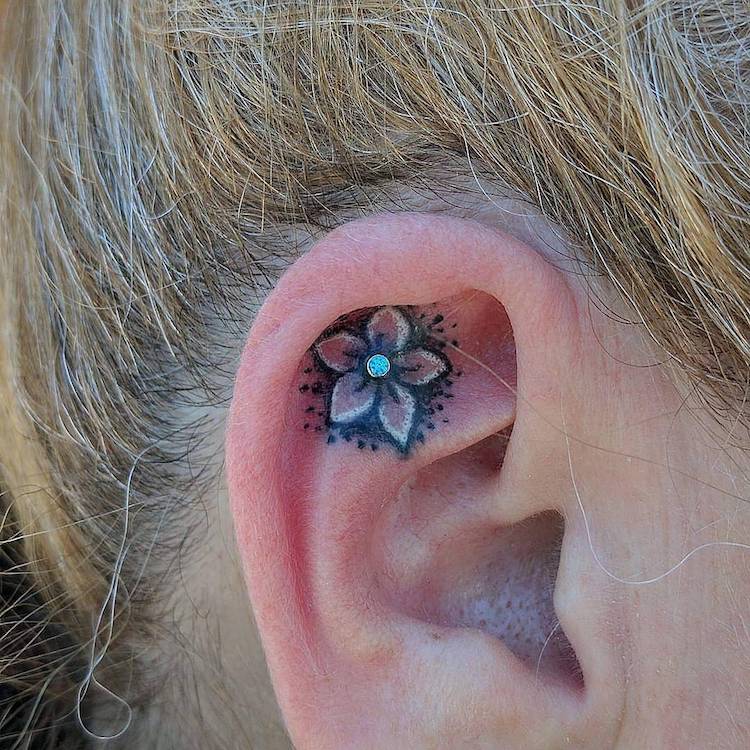 tatouages d'oreilles