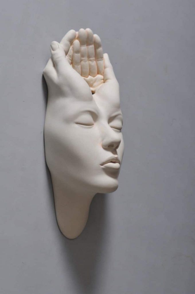 sculptures surréalistes en porcelaine